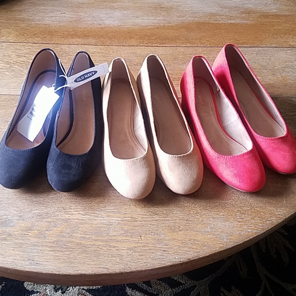 3 pair of size 8 pumps.